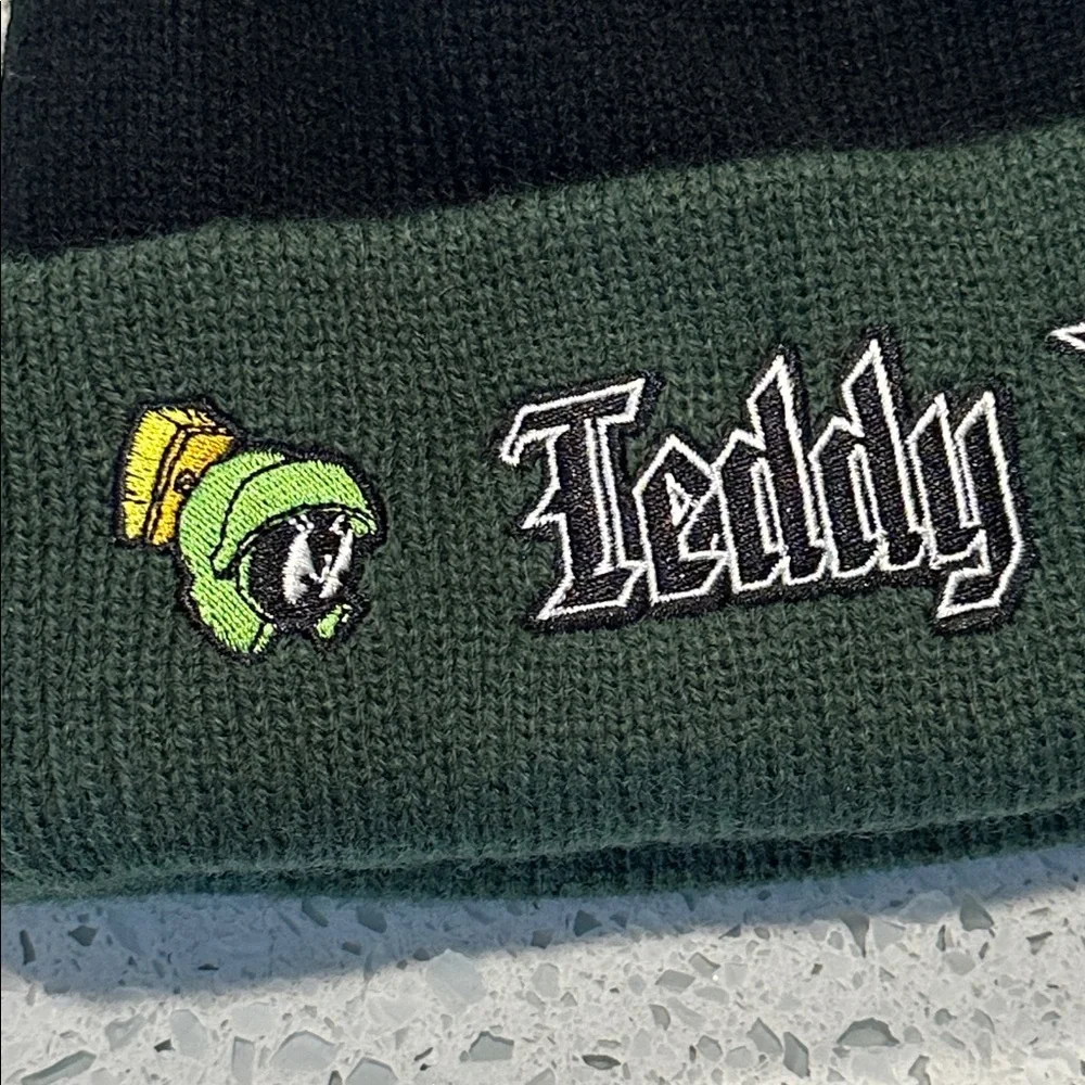 Teddy Fresh X Looney Tunes Beanie in Black/Green